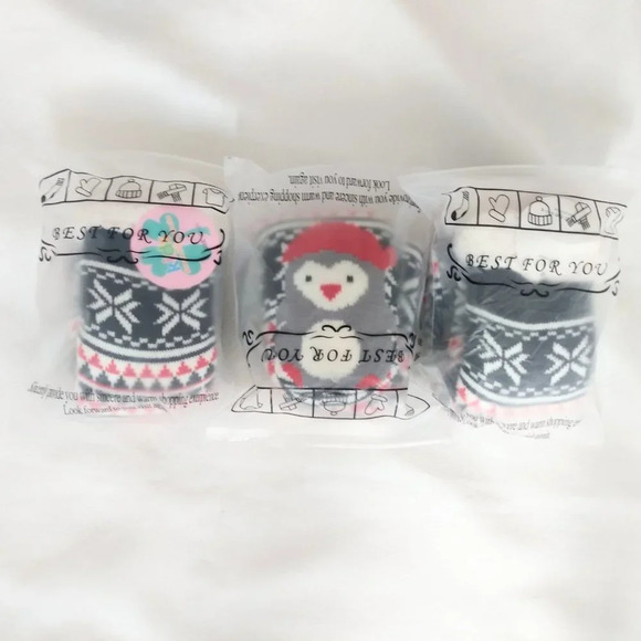 3 pack kids warm fuzzy holiday socks - Picture 1 of 3